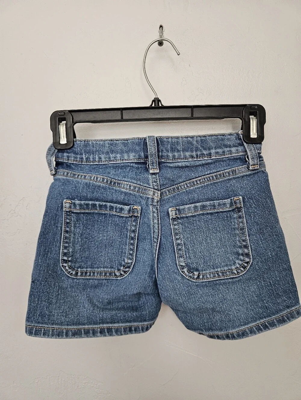 Old Navy Girls 8 Medium Wash High-Rise Button Fly Blue Denim Shorts Patch Pocket